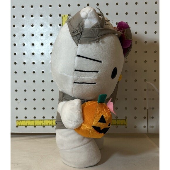 NWT Hello Kitty Halloween Mummy Side Stepper - Picture 2 of 3